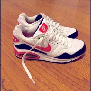 Nike Air Max Navigate womens size 7.5